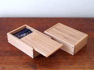 Boîte à bijoux en bois sculpté de style classique, faite à la main, avec doublure en velours, design pliable écologique, compartiments et organisateur de rangement - Product Image 4