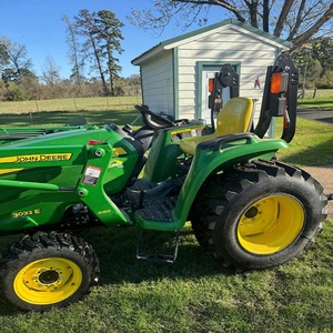 Entrega Rápida Disponible para el Tractor John Deere 3032E Diseñado para Manejar Trabajos Pesados en el Campo con Comodidad y Control - Product Image 1
