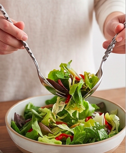Juego de 2 Servidores de Ensalada con Diseño de Hoja de Acebo, Cubiertos Metálicos con Bayas Rojas, Estilo Tradicional, Aptos para Lavavajillas, para Utensilios de Cocina - Product Image 5