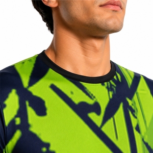 ชุดเสื้อกีฬายูนิเซ็กซ์แบบกำหนดเองพร้อมกางเกงขาสั้น ดีไซน์ทันสมัย ระบายอากาศได้ดี สวมใส่สบาย ชุดเสื้อกีฬาสำหรับเล่นเกมระดับพรีเมียม ดีไซน์ทีมแบบกำหนดเองได้อย่างมีสไตล์ - Product Image 4