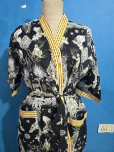 Robe longue d'été bohème hippie pour femme, imprimé singe noir, kimono avec ceinture à cordon, en coton tissé, vente en gros, pour automne et printemps - Product Image 4