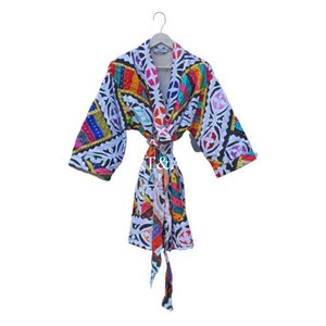 Robe Kimono Courte Bohème en Coton Brodé Fait Main Indien pour Femme – Élégante Tenue de Plage Estivale et Vêtement de Nuit Respirant avec Ceinture à Nouer à l'Avant - Product Image 1