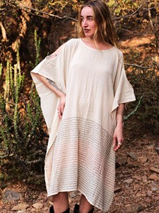 Robe Kaftan Bohème en Khadi avec Imprimé Mantra Tibétain Blanc Cassé, Épaules Dénudées, Coupe Ample, Tunique, Vêtement d'Intérieur, Robe de Détente pour Femme - Product Image 3