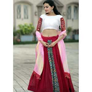 Traditional Designer Women's <b>Lehenga</b> Choli Set - Product Image 3