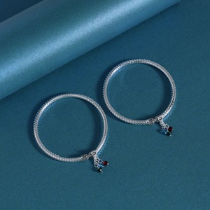 OM Fashion Studio Pulsera tobillera de plata clásica Cadena de pie multifunción ligera para mujeres y niñas - Product Image 4