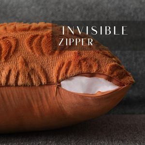 Set di 2 Copricuscini Morbidi in Finta Pelliccia di Lana 18x18, Decorazioni Autunnali - Federe per Cuscini con Motivo Zucca Ruggine per Cuscini Autunnali - Product Image 3