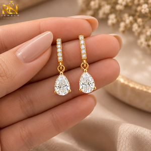 ต่างหูเพชรทรงหยดน้ำแบบ Pear Cut Lab Grown Diamond ประดับด้วยเพชรทรงกลม |   เครื่องประดับทองคำแท้ 9K 14K 18K - Product Image 3