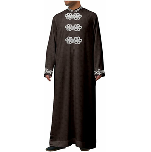 Thobe long noir sur mesure pour homme – Vêtement musulman traditionnel, style unique, coupe classique, robe caftan pour hommes - Product Image 6