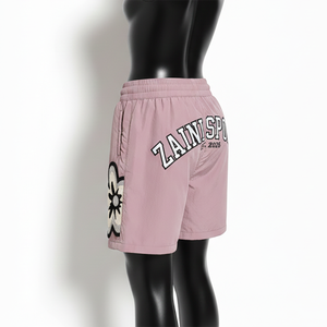 Shorts coupe-vent pour femmes, tissu polyester premium coupe-vent et respirant, couleur rose, design avec logo. - Product Image 5