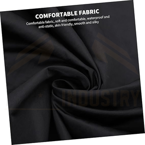 Impermeable unisex negro de poliéster con botones frontales y dos bolsillos, resistente al agua. - Product Image 3