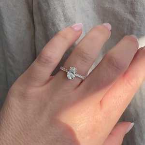 Bague de fiançailles en or massif 10K avec diamant de laboratoire ovale, halo caché, solitaire, bande droite, bagues assorties symétriques, vente en gros IGI - Product Image 1