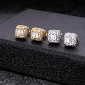 Boucles d'oreilles en argent sterling 925 serties de moissanite baguette de haute qualité, bijoux de luxe pour hommes et femmes - Product Image 1