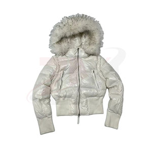 Veste longue matelassée pour femme avec capuche amovible, manteau d'hiver isolé pour les voyages, la randonnée et le confort quotidien - Product Image 1