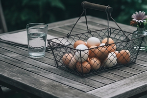 Home <b>Egg</b> <b>Basket</b> In Wrought Iron With Rustic Wooden Handle Perfect For Stylish <b>Egg</b> Storage And Kitchen Display - Product Image 4
