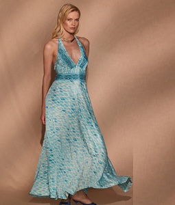 Robe longue plissée style bohème pour femme, col halter, dos nu, motif floral, taille empire, pour l'été et la plage, assortiment varié - Product Image 1