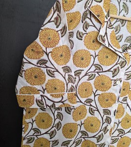 Ensemble de pyjama en coton léger et respirant à manches courtes jaunes à imprimé floral pour femmes, été et automne - Product Image 4