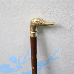 Bastones de Madera Natural Ecológicos con Mango de Latón Pulido, Estilo Rústico Moderno, Ideales para Regalo - Product Image 1