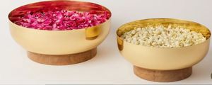 Bols en forme de fleur dorée avec base en marbre, faits à la main, nouveau design, bols à salade et à fruits, style glamour, métal poli, passe au lave-vaisselle, respectueux de l'environnement - Product Image 5