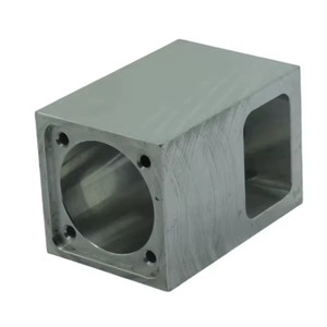 Bloc de logement industriel usiné de haute qualité, conçu avec précision pour les applications mécaniques de machines VARTIS ENGINEERING PVT. - Product Image 1