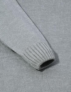 Suéter de Hombre Moderno y a la Moda, Hecho en Pakistán, Color Gris Claro, Tejido de Punto, Cuello Redondo Clásico, para Otoño e Invierno - Product Image 4