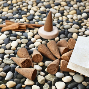 Organic Agarwood <b>Incense</b> <b>Cones</b> Handcrafted Oud Aroma For Meditation Yoga Set - Product Image 1
