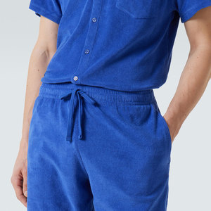 Shorts en polaire pour hommes, couleur unie, prix d'usine pour les acheteurs en gros, qualité supérieure, avec cordon de serrage et poches, avec logo. - Product Image 5