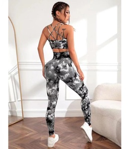 Ensemble de yoga Tie Dye, leggings taille haute longueur intégrale, haut court à bretelles spaghetti, tenue de sport sans couture - Product Image 4