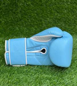 Gants de kickboxing et de Muay Thai de haute qualité, légers et premium, personnalisés pour hommes, femmes et enfants, absorbant les chocs, pour la salle de sport et l'entraînement de boxe - Product Image 4