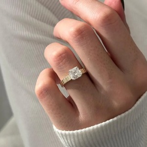 Bague solitaire en or jaune 18 carats avec diamant de laboratoire taille Asscher, ajustement parfait 3,5 mm, pour fiançailles et mariage - Product Image 1