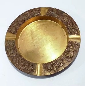 Assiette de présentation métallique colorée pour mariages, hôtels et banquets - Product Image 2