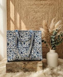 Bolso Tote de Moda Bohemia Hecho a Mano en Algodón con Patrón de Bordado Azul Índigo, Cierre Abierto para Compras en Todas las Estaciones - Product Image 3