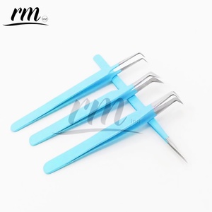 แหนบต่อขนตาปลายแหลมเคลือบสีฟ้าอ่อน ยี่ห้อ RMI ผลิตจากสแตนเลสสตีลญี่ปุ่น ด้ามจับแบบไดมอนด์กริป ปลายสีเงิน ทนทาน - Product Image 3