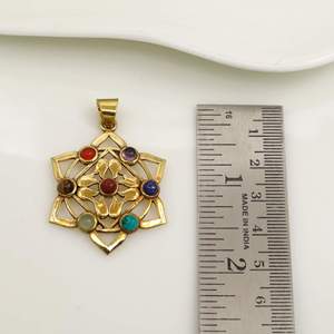 Pendentif plaqué or sept chakras, forme fleur, serti de pierres naturelles, style bohème unisexe, bijoux de mode - Product Image 6