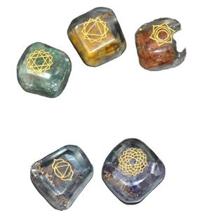 Acheter Orgone Chakra Pyramid set | Guérison méditation emf protection Orgone 7 Chakra Stone Pyramid set Online - Product Image 4