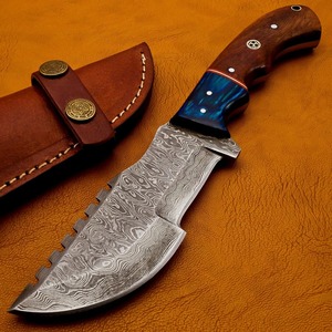 Cuchillo de Camping Personalizado Hecho a Mano con Borde Dentado, Acero de Damasco, Mango de Madera, Funda de Cuero, OEM/ODM Disponible - Product Image 5
