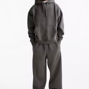 Survêtement unisexe gris à capuche 100 % coton, coupe ample, couleur unie, longueur intégrale avec poches latérales, taille élastique, idéal pour l'automne - Product Image 1
