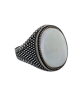 Anillo Otomano Vintage de Plata Sólida 925 Hecho a Mano con Cabujón Ovalado de Nácar Natural de 13x18mm, Regalo para Bodas y Fiestas - Product Image 1