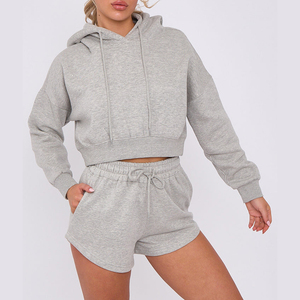 Ensemble haut court à capuche et short en polaire gris pour femme, tenue décontractée à deux pièces, coupe ample, couleur unie, pour le printemps et l'été - Product Image 1