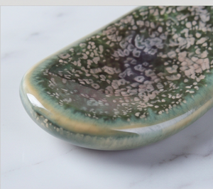 Reposacucharas de cerámica brillante, color azul verdoso, esmaltado, ovalado, para uso en la cocina y la mesa. - Product Image 3