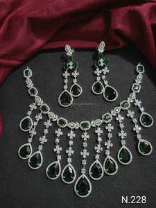 Bijoux indiens goutte américaine diamant forme argent plaqué et étoile Design collier clouté avec boucle d'oreille assortie ensemble de bijoux femmes - Product Image 3