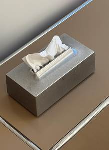 Boîte à mouchoirs en acier inoxydable avec motif floral, finition polie miroir, boîte à serviettes de haute qualité pour la décoration de table à manger, base sur pieds - Product Image 6