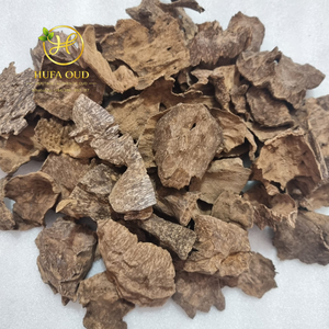 Copeaux d'agarwood vietnamien naturel de qualité supérieure, bois d'oud pur pour le commerce de gros - Product Image 6
