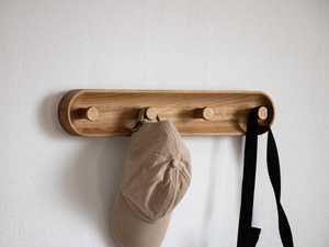 Perchero de Madera Escandinavo con Cuatro Ganchos, Organizador Decorativo de Pared para Entrada, Pasillo y Dormitorio, Venta al Por Mayor - Product Image 1
