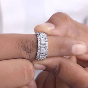 Anillo de compromiso de plata estilo Hip Hop con moissanita y diamantes de corte esmeralda y redondo, tipo media eternidad, con incrustaciones de circonitas, regalo de joyería para él - Product Image 3