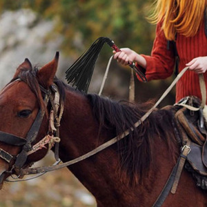 Fouet d'équitation de qualité supérieure, robuste et durable, pour une manipulation constante, un contrôle du cavalier, l'entraînement et une utilisation sportive quotidienne. - Product Image 4