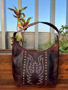 Sac fourre-tout en cuir véritable pour femmes de qualité supérieure Western usiné à la main en cuir suédé noir Design de point de botte dissimulé transporter quotidiennement personnalisé - Product Image 4