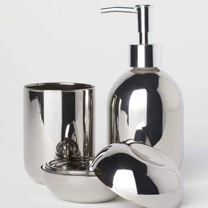 Juego de accesorios de baño de metal decorativos y modernos con dispensador de jabón, soporte para cepillos de dientes y bandeja para jabón - Product Image 1