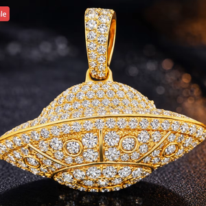 Collier pendentif hip-hop personnalisé en or massif 10K avec diamant Moissanite, design OVNI, bijoux de mode tendance de haute qualité du fabricant - Product Image 1