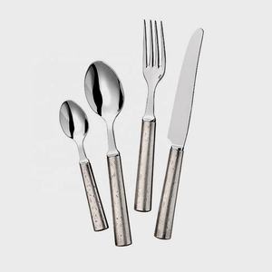 Wholesale Luxury Gold Hammered Handle Cutlery <b>Laser</b> Pattern Stainless Steel Cutlery Flatware Wedding Set - Product Image 5