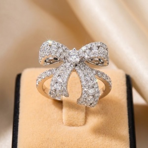 Bague en or jaune massif 18 carats avec diamants naturels ronds, design romantique, qualité supérieure, directement de l'usine, pour femme, mariage - Product Image 1